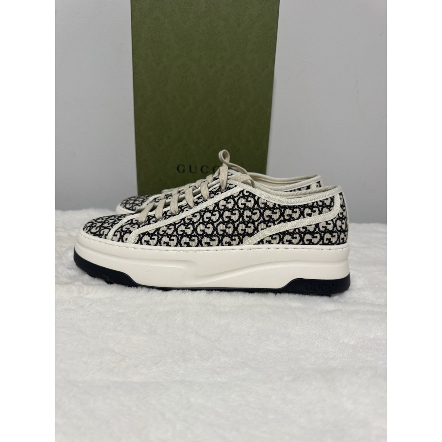 Gucci WmnsGG Platform Sneakers Authentic ‘Ivory Black’ Uk42/US12