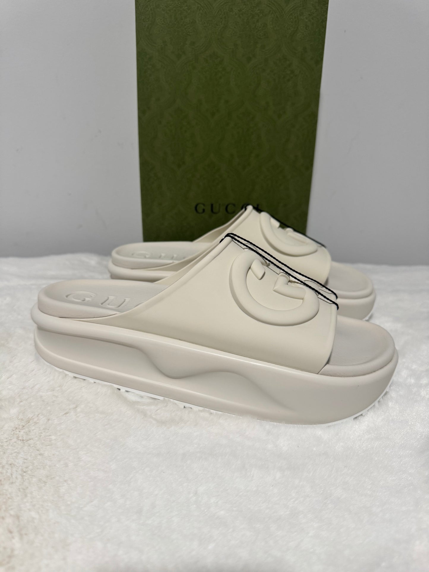 Gucci Authentic Slide Sandals Interlocking GG Logo White