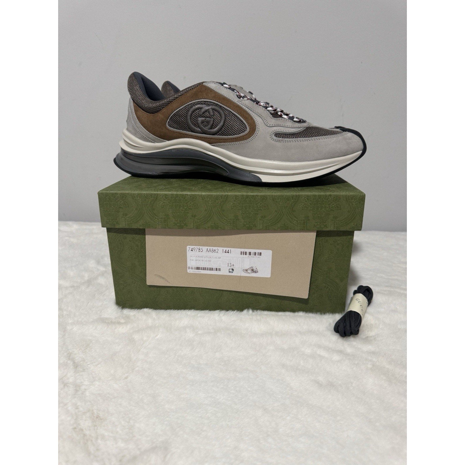 Gucci Men's Gucci Run Sneaker Light Grey Suede