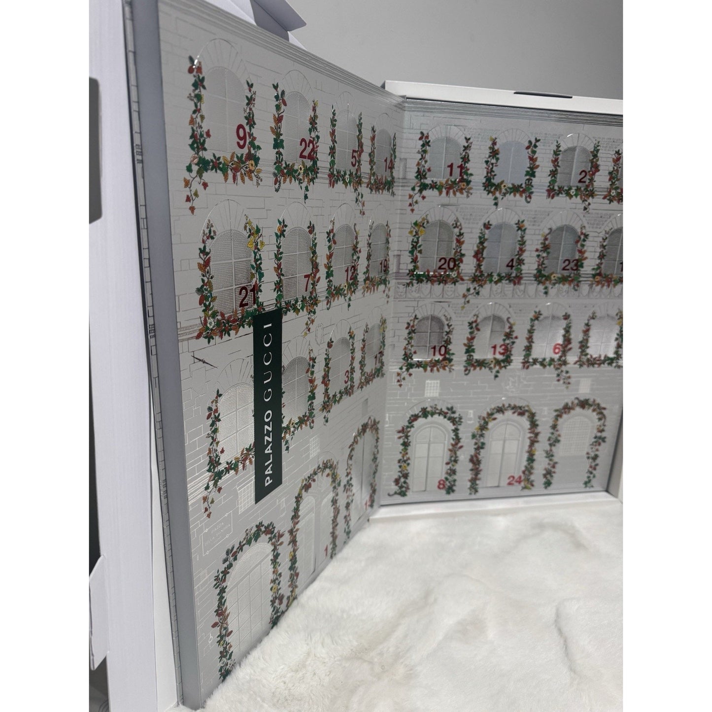 GUCCI HOLIDAY / CHRISTMAS ADVENT CALENDAR Rare Collector's Limited Edition!