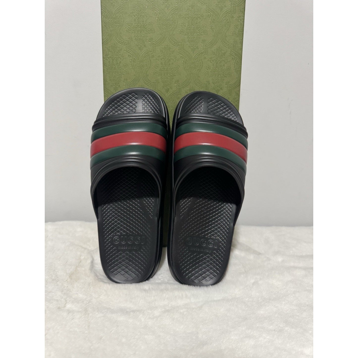 GUCCI Men's Black Rubber Web Slide Sandals New And Authentic UK8/US8.5