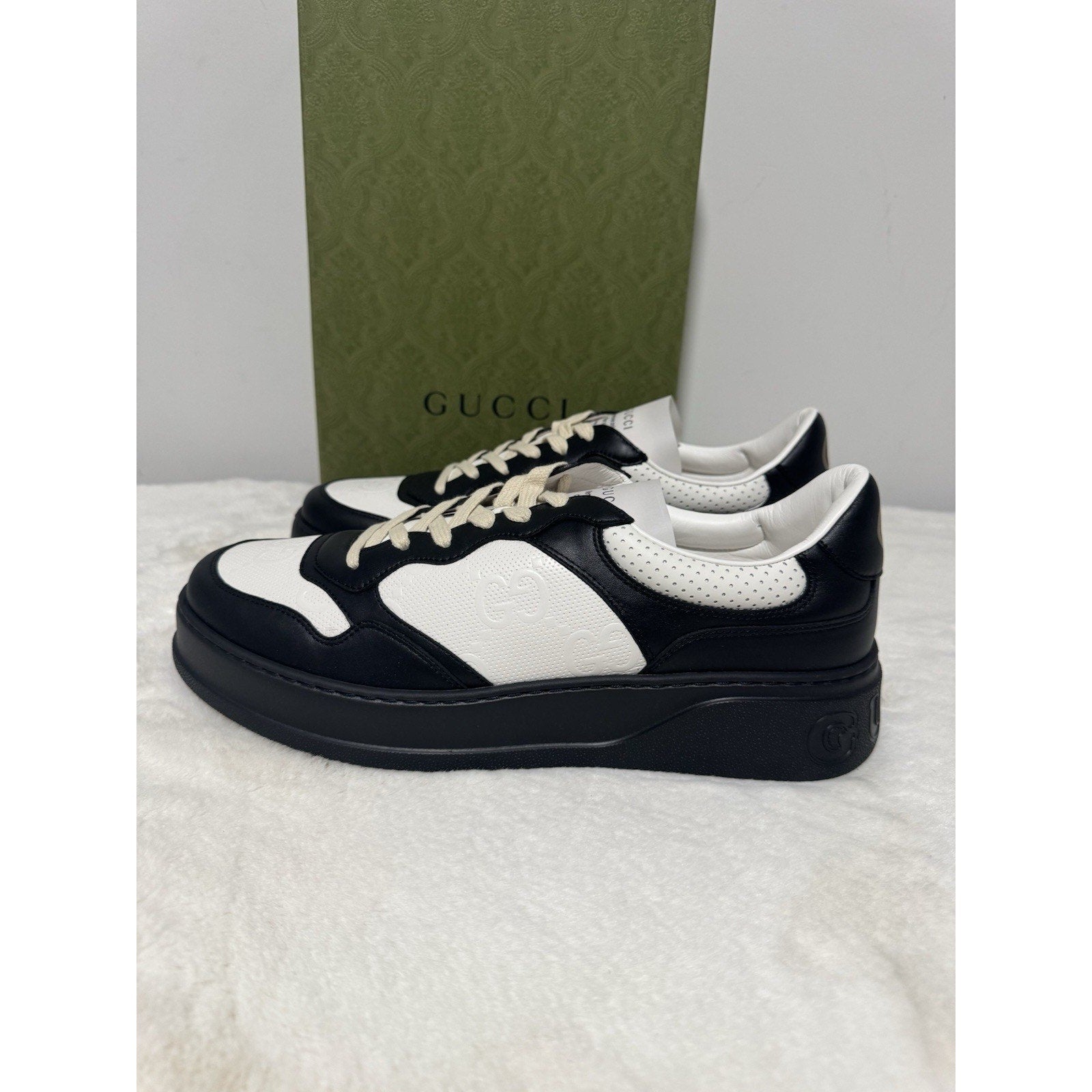 Men's Gucci GG Embossed Leather Black/White Sneakers