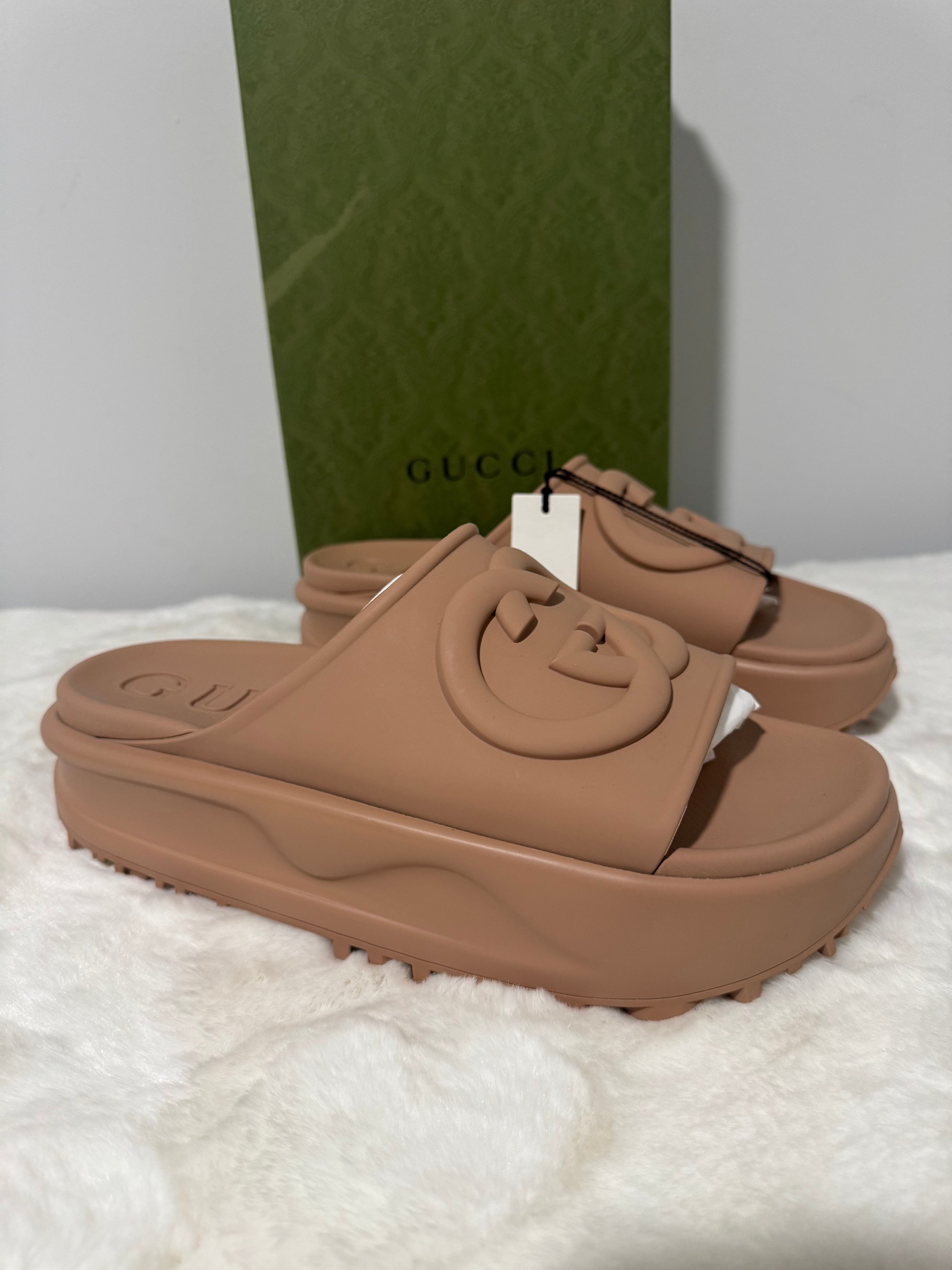 Gucci Authentic Slide Sandals Interlocking GG Logo Beige