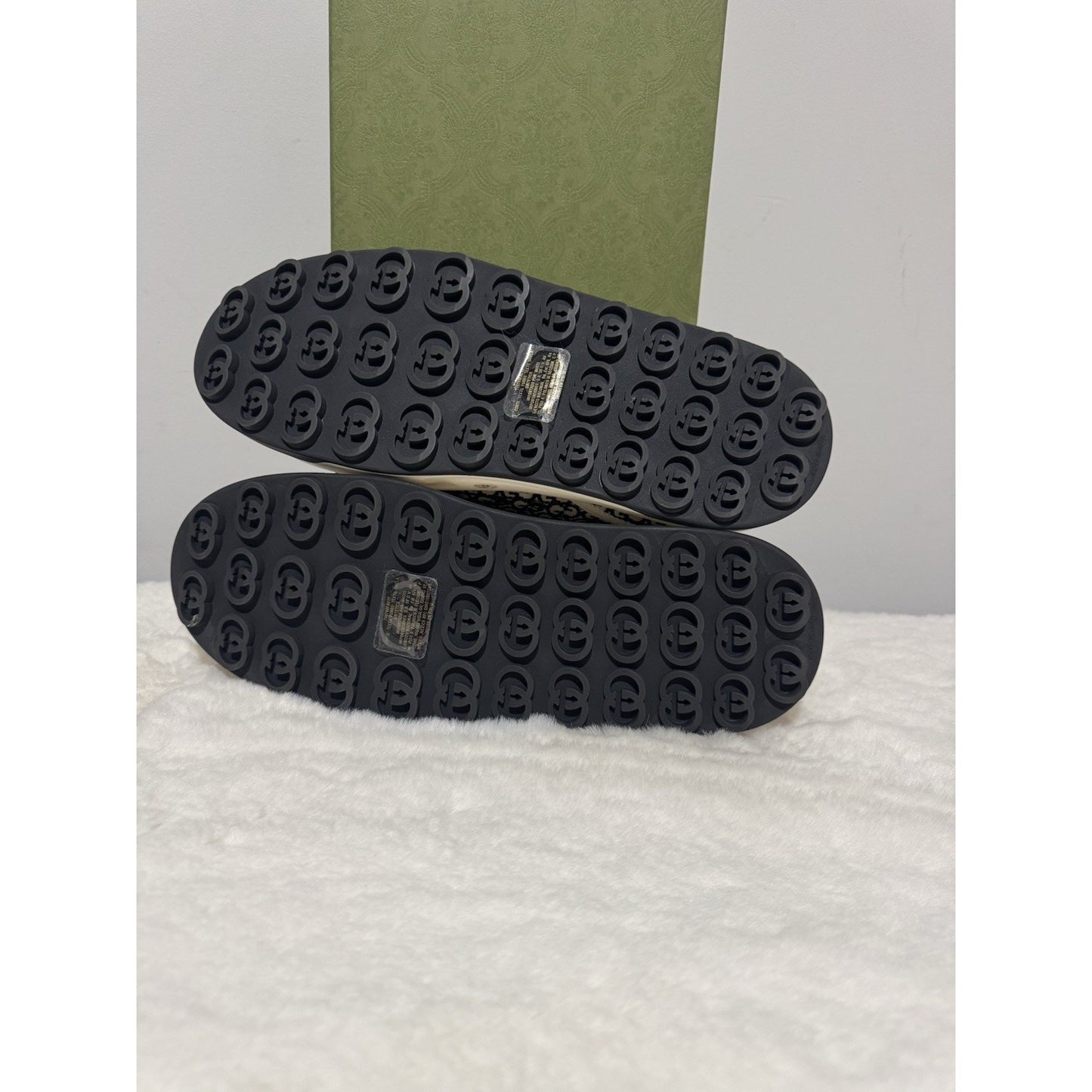 Gucci WmnsGG Platform Sneakers Authentic ‘Ivory Black’ Uk42/US12