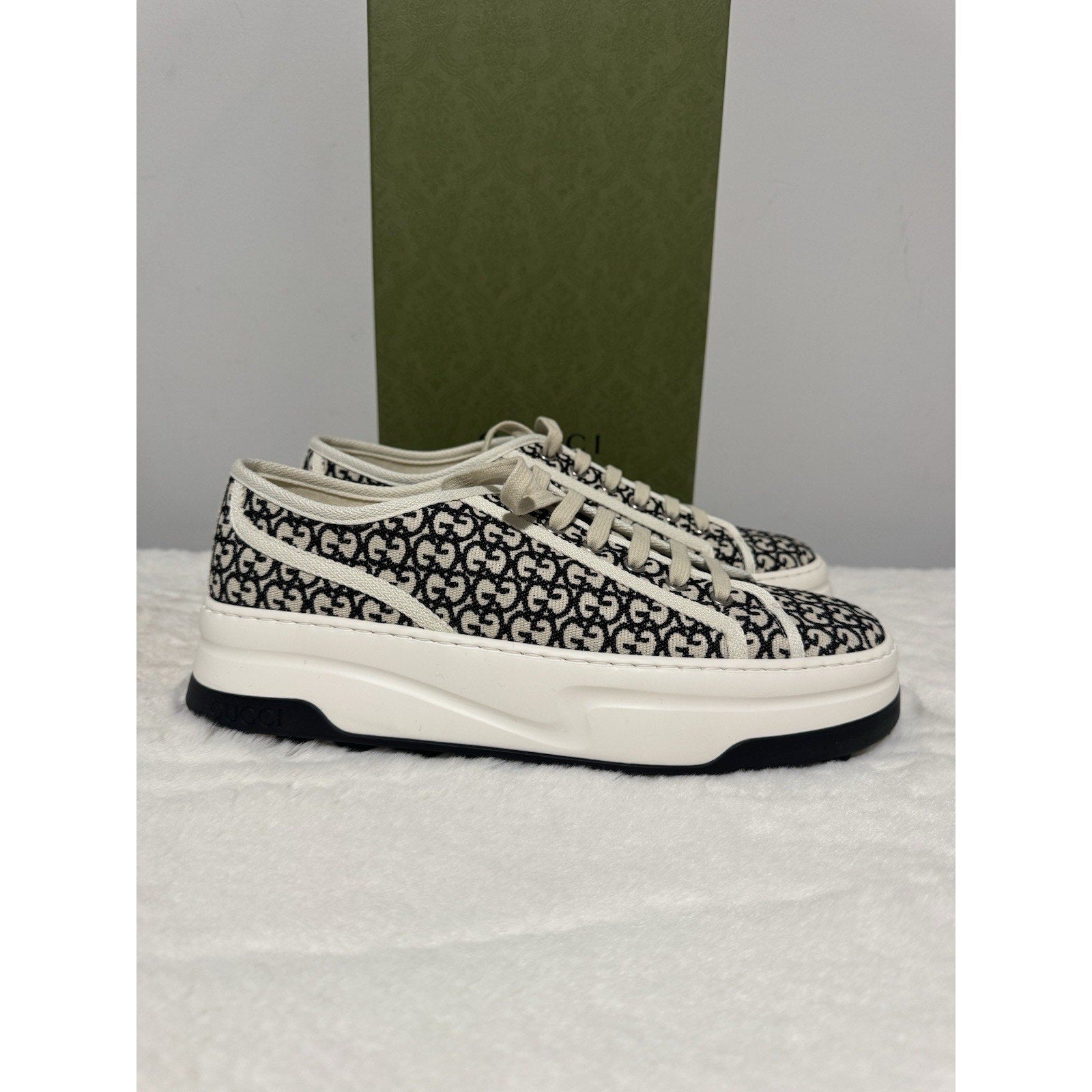 Gucci WmnsGG Platform Sneakers Authentic ‘Ivory Black’ Uk42/US12