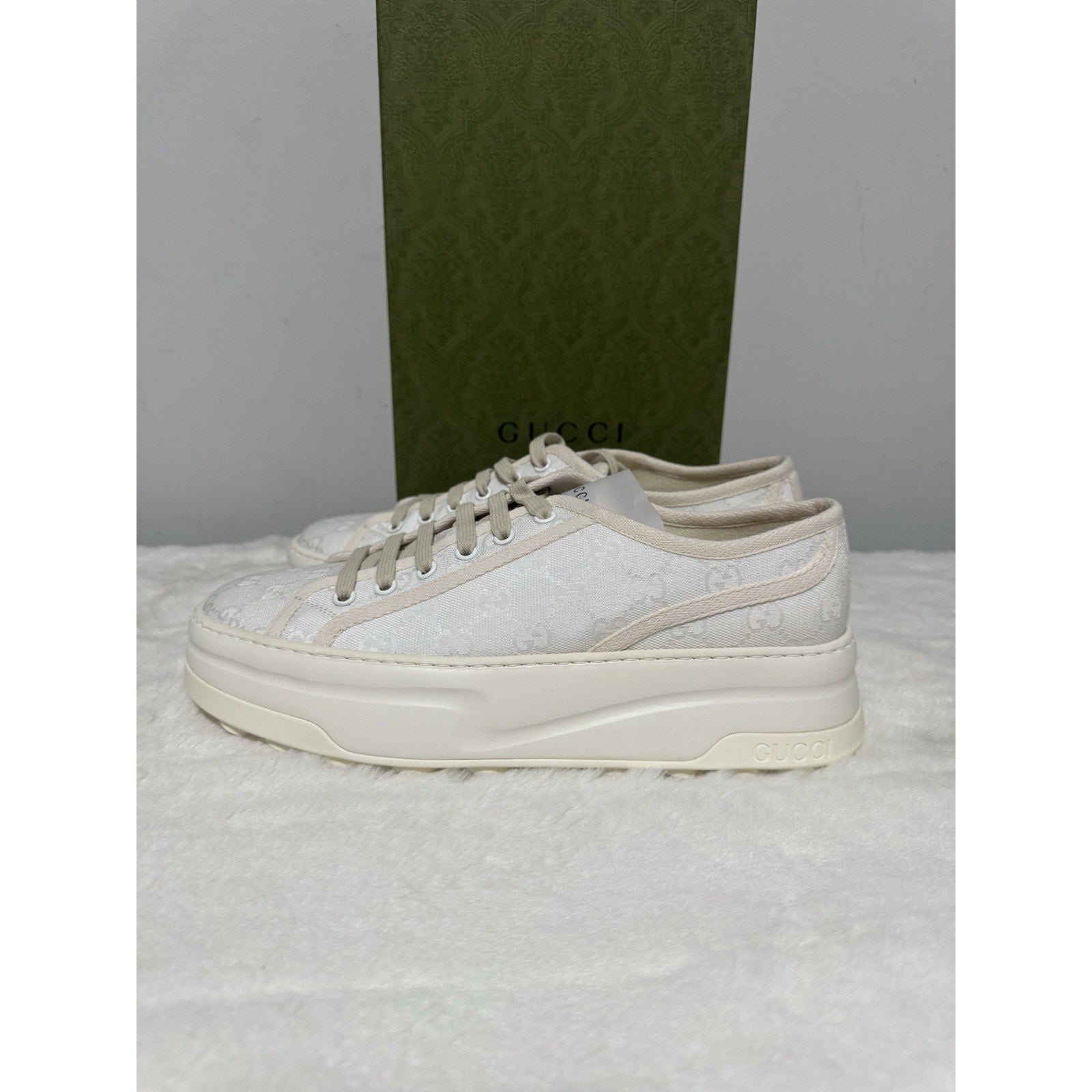 NWB Gucci GG Monogram 1977 White Lace Up Sneakers Low Top Platform