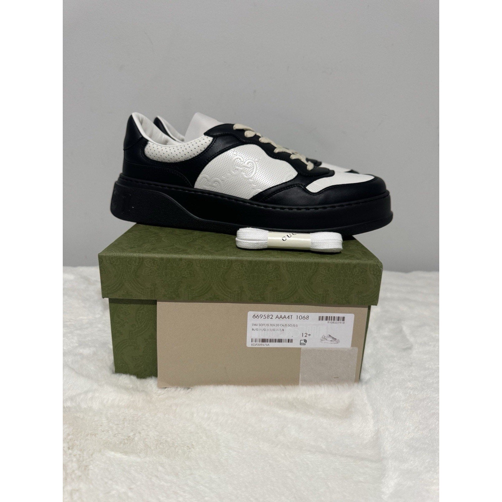 Men's Gucci GG Embossed Leather Black/White Sneakers